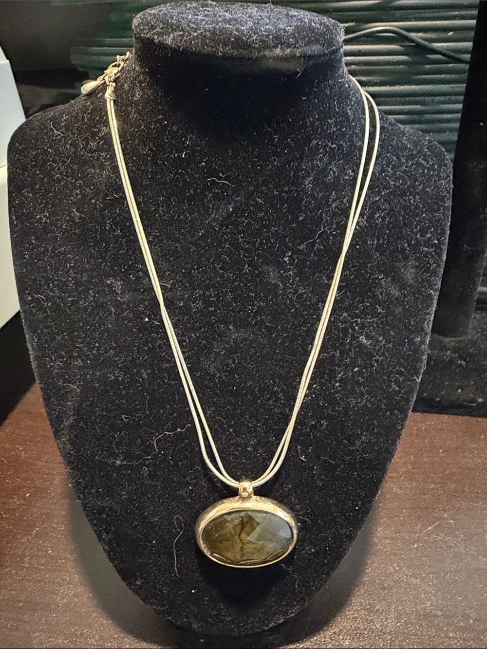 Gold-Tone and Olive Green Pendant Necklace Women Jewelry